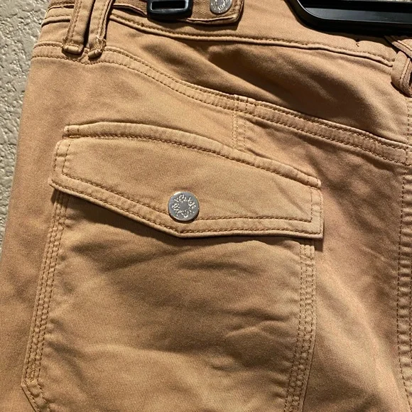 White House black market. Women’s mid rise straight crop pants. Brown/tan - Picture 7 of 8